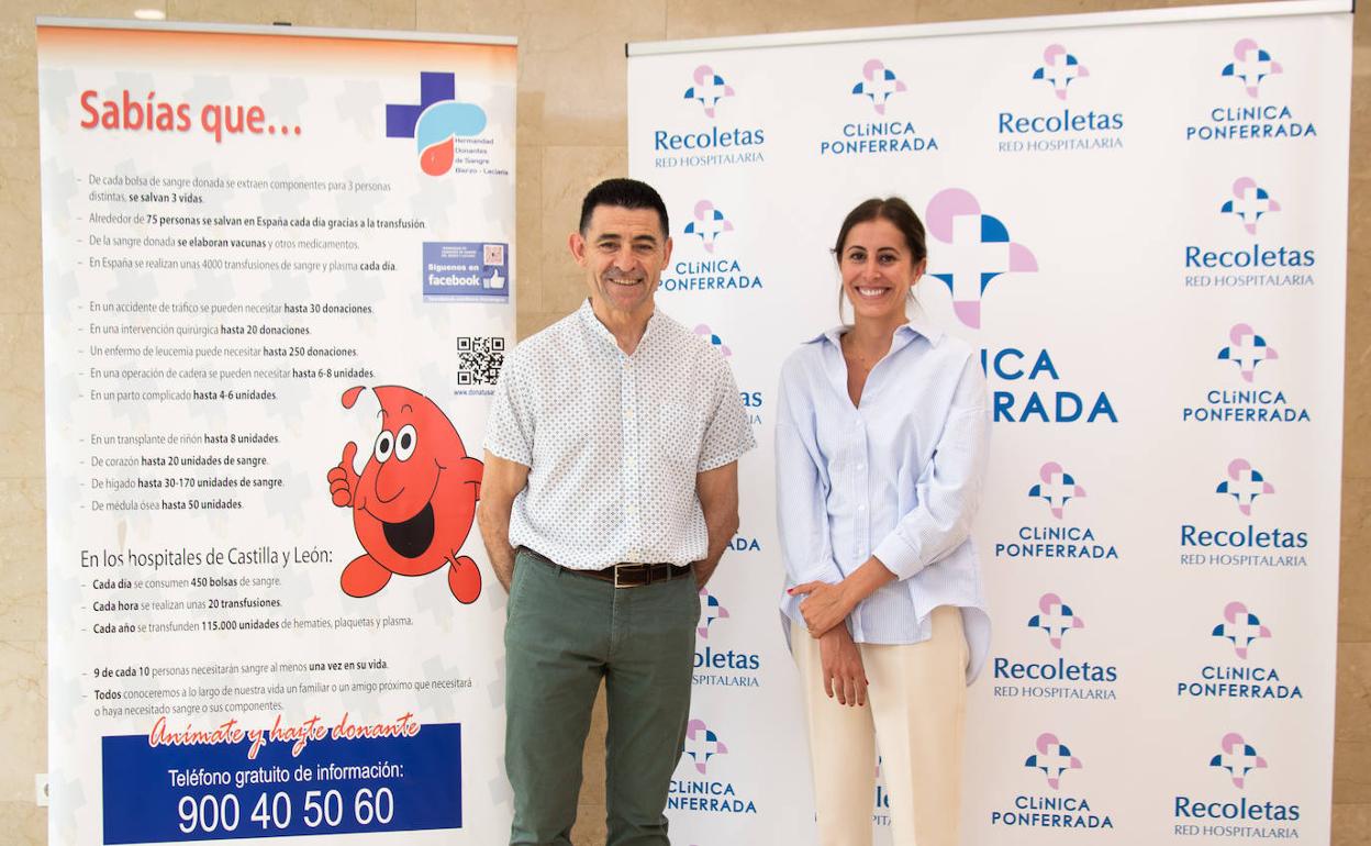 El presidente de la Hermandad de Donantes y la gerente de Clínica Ponferrada.