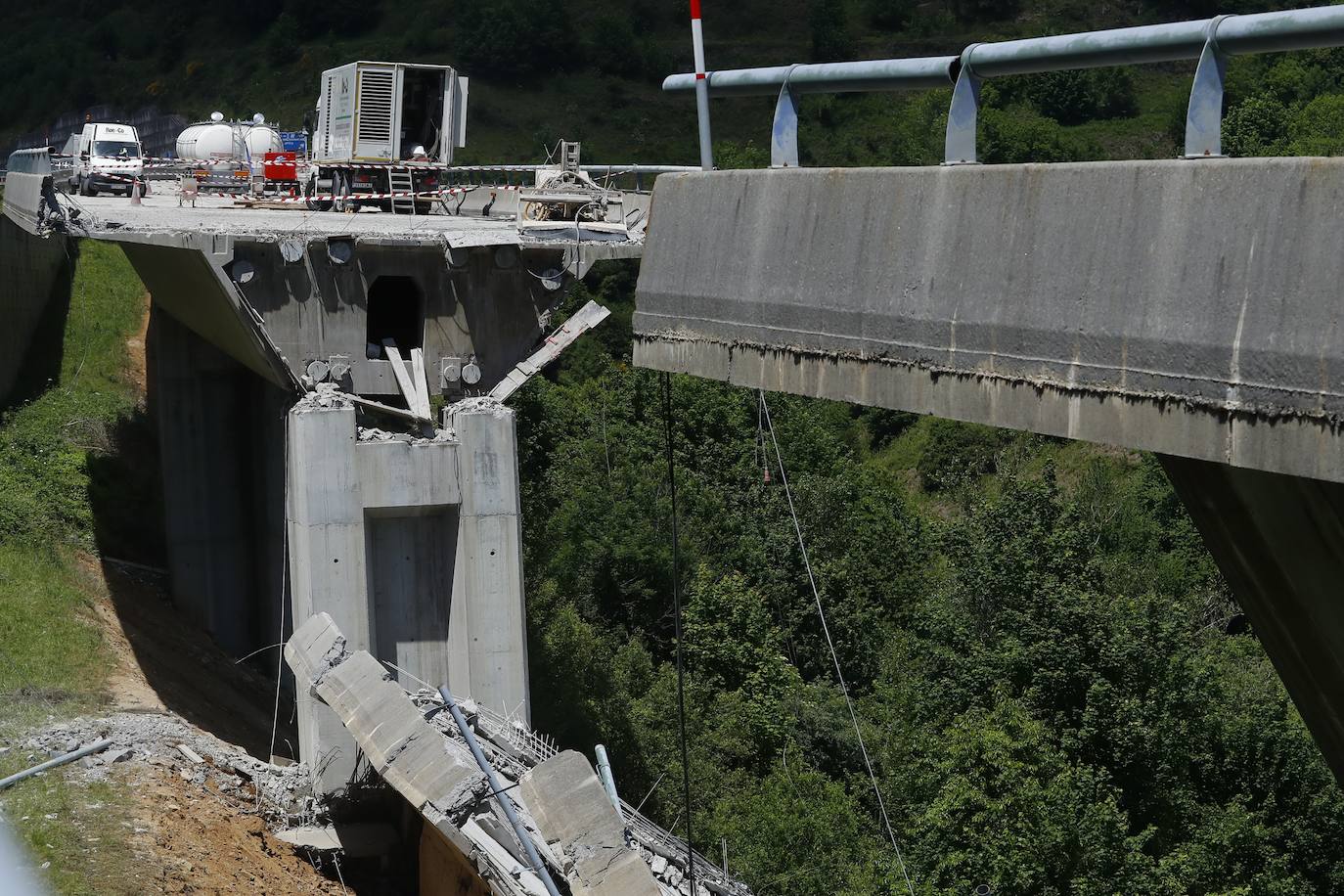 Derrumbe del viaducto de O Castro en Vega de Valcarce. 