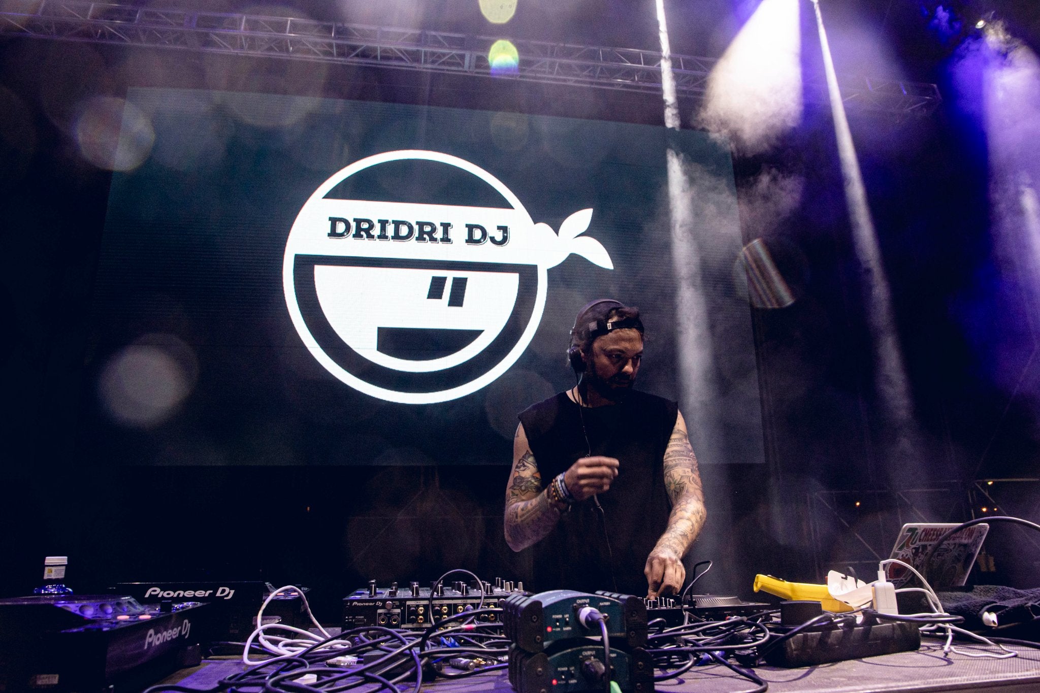 Más de 20 grupos de música, entre los que destacan Lori Meyers, La M.O.D.A, Dorian y Sidonie, han pasado por los tres escenarios ubicados en el Estadio Colomán Trabado, la Plaza del Ayuntamiento y el Boulevard de La Rosaleda.