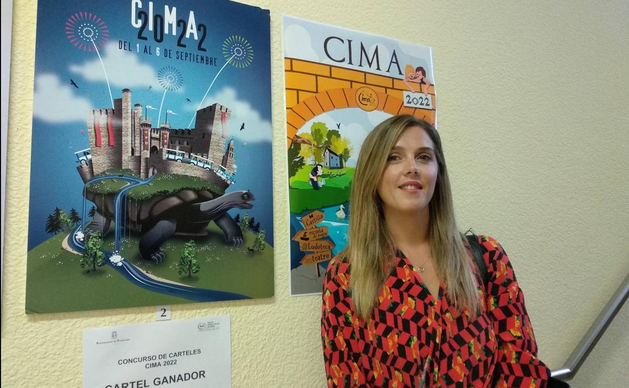 La concejala de Fiestas presentó el cartel ganador del concurso de murales de Cima 2022.