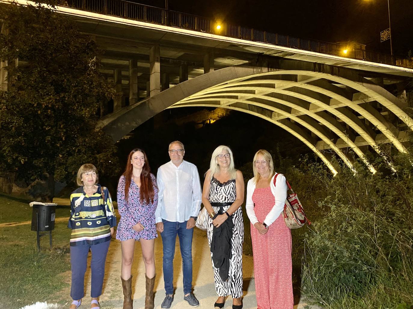Fotos: El puente García Ojeda estrena alumbrado