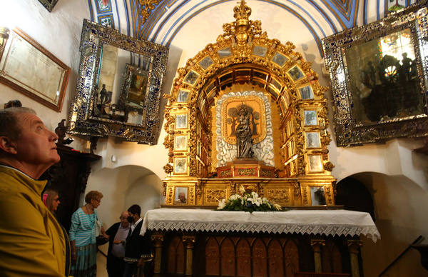 Presentación de la restauración de los espejos del Camarín de la patrona del Bierzo.