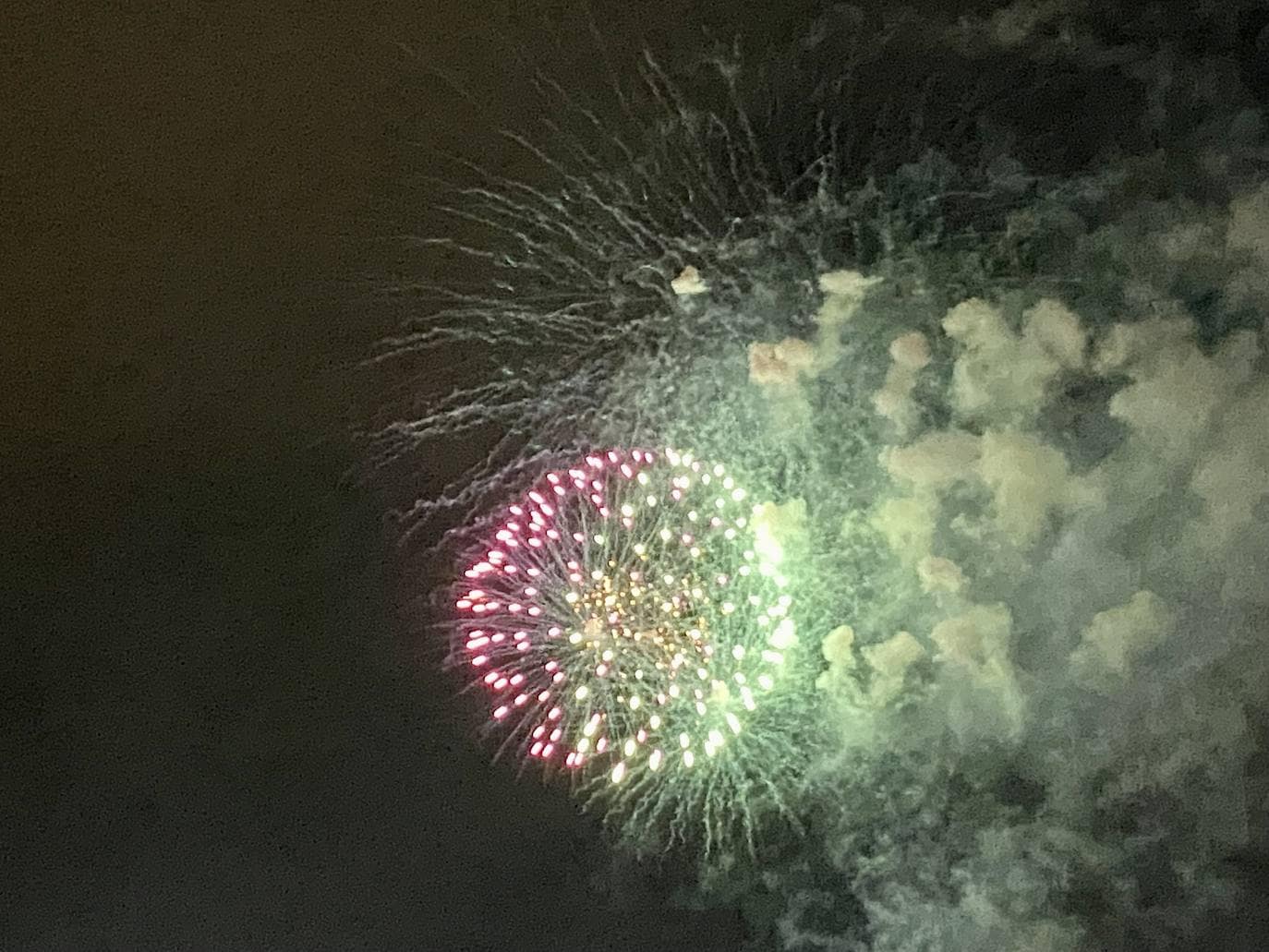 Fotos: Fuegos artificiales en la Encina