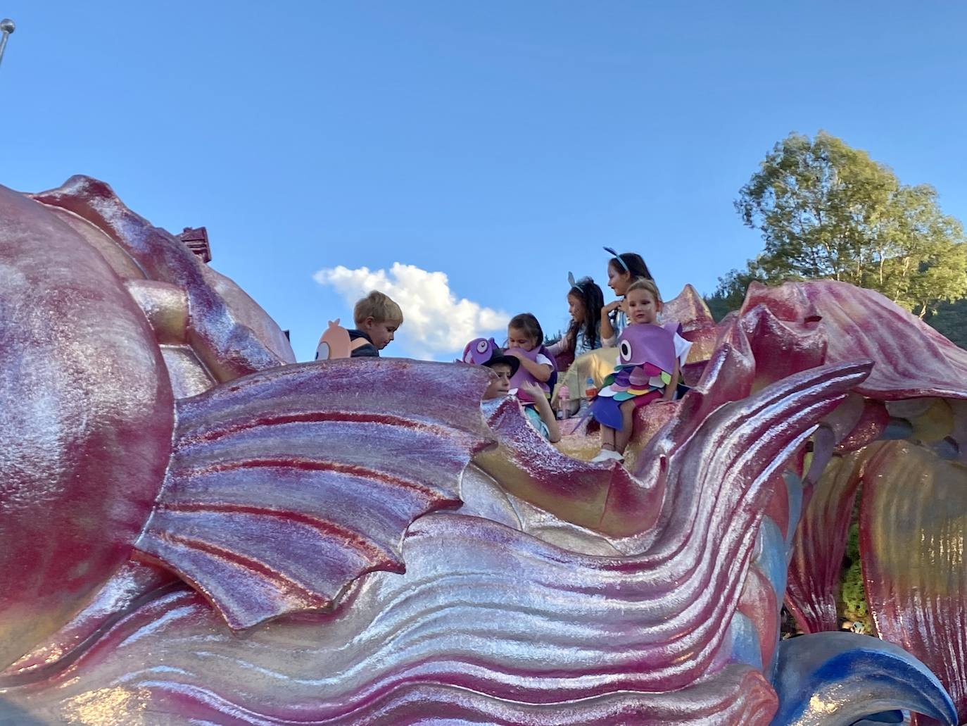 Fotos: Desfile de carrozas en las fiestas de la Encina