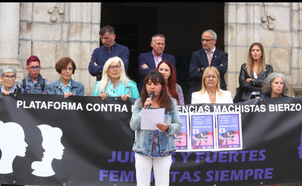 Concentración en Ponferrada por el Día Internacional contra la Explotación Sexual.