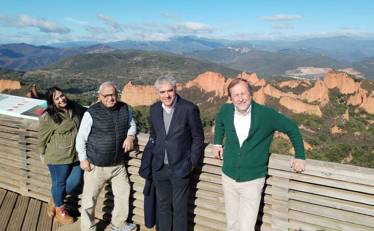 Imagen de los integrantes del nuevo patronato de la Fundación Las Médulas. 