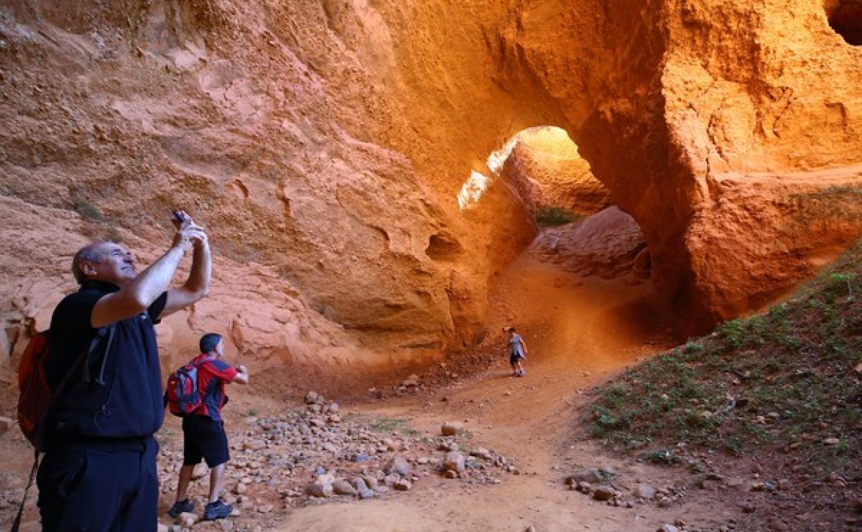 Visitantes en Las Médulas.