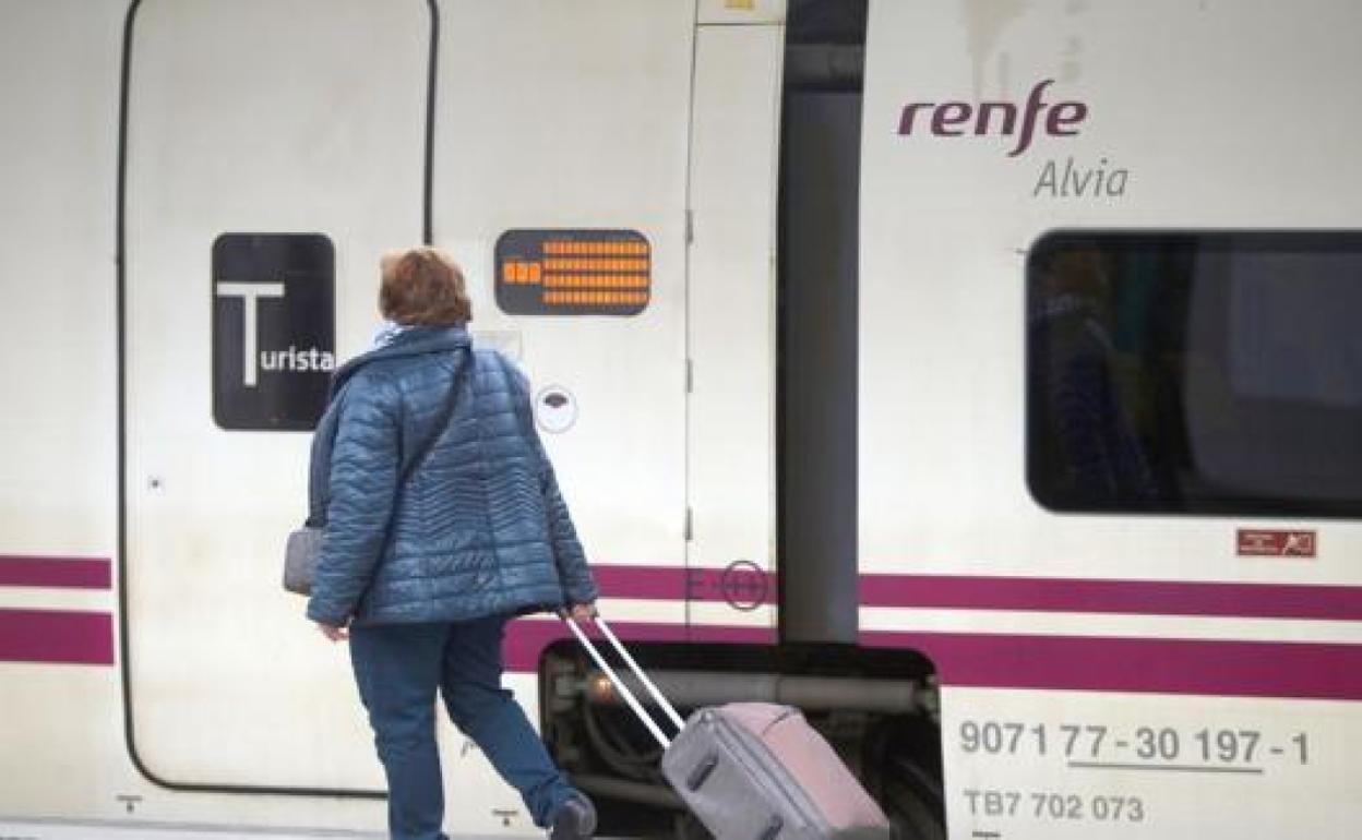 Imagen de un tren Alvia.