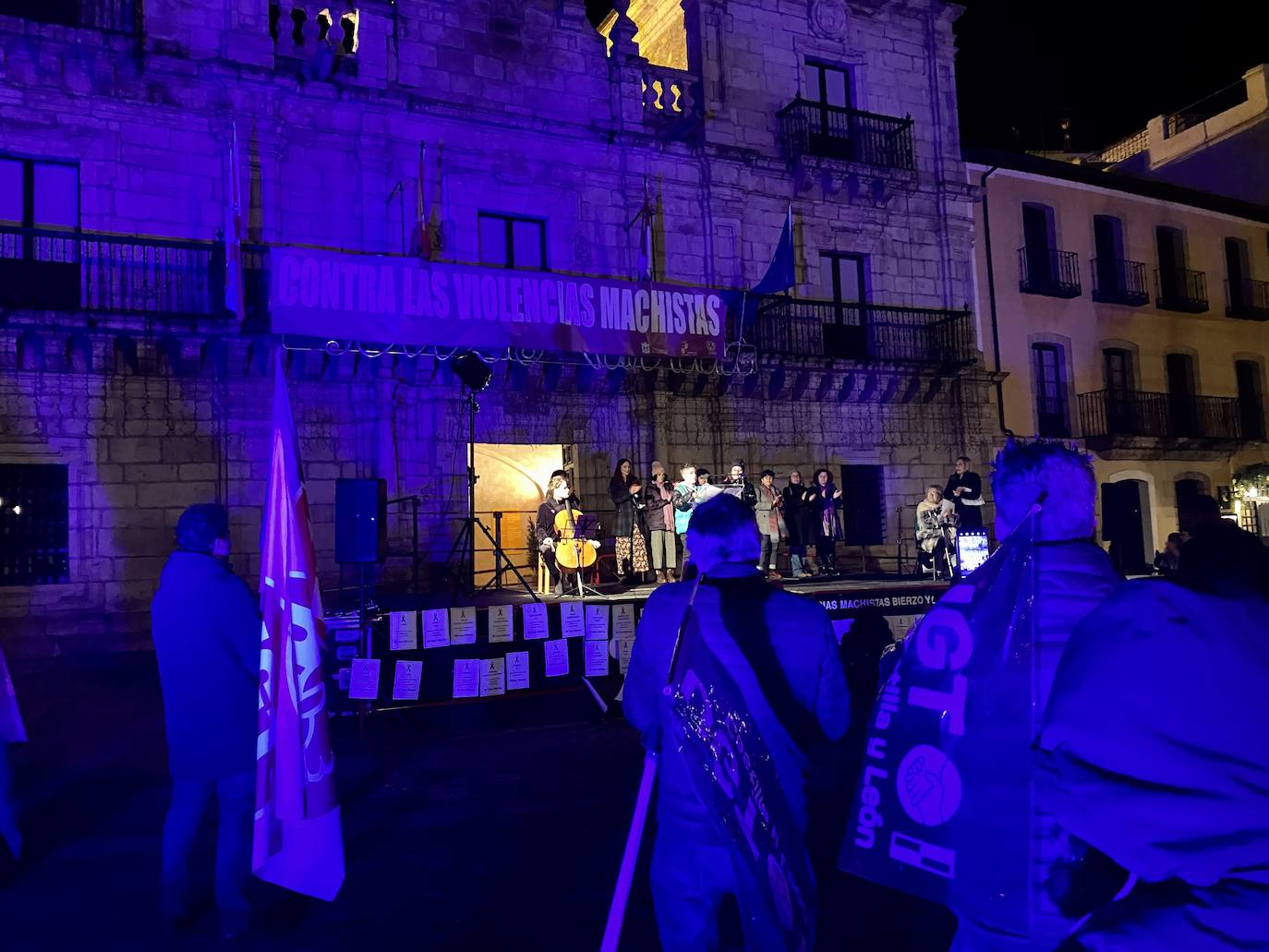 Fotos: El 25N de la Plataforma contra las violencias machistas del Bierzo y Laciana