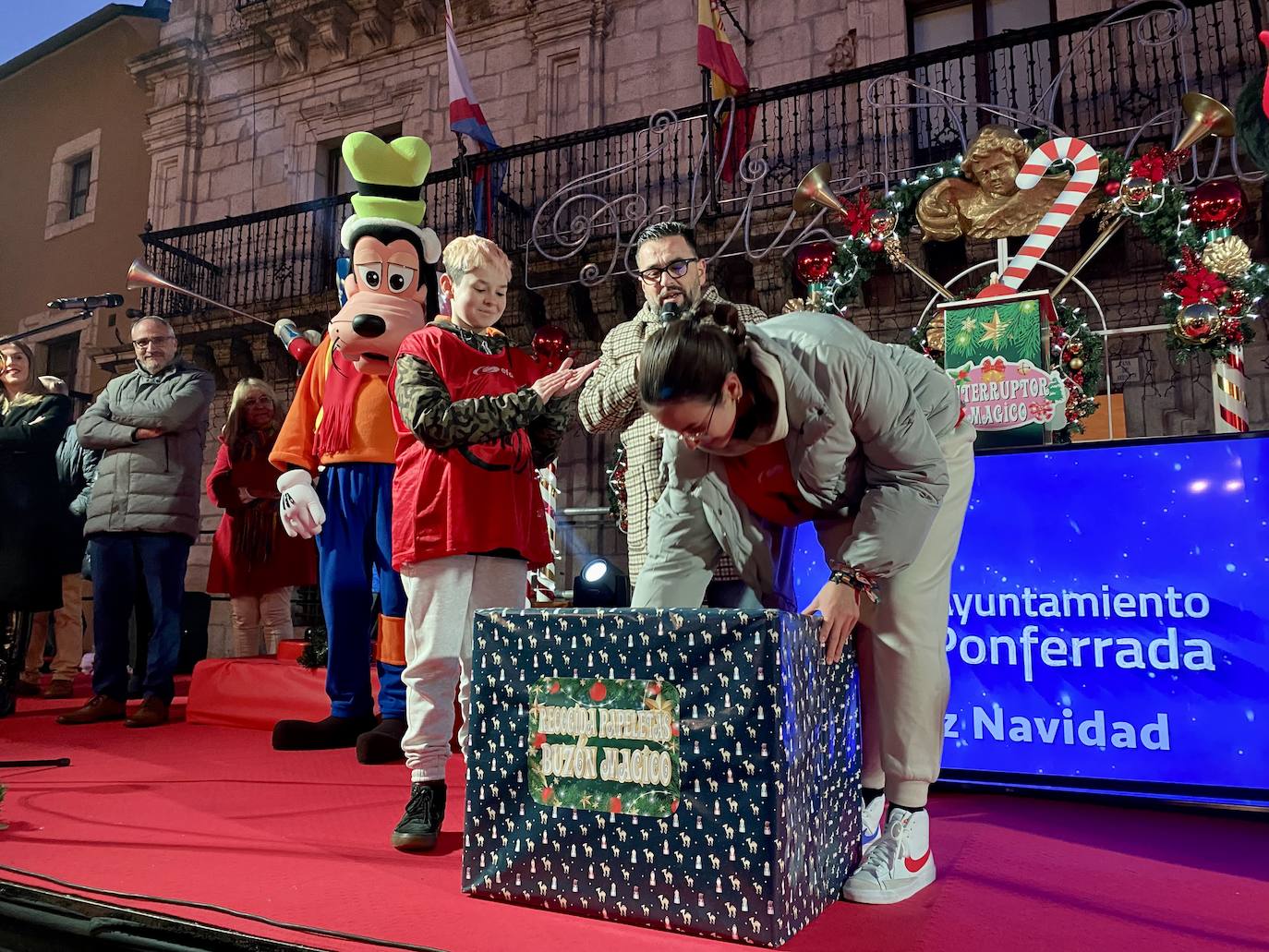 Fotos: Encendido de las luces de Navidad en Ponferrada