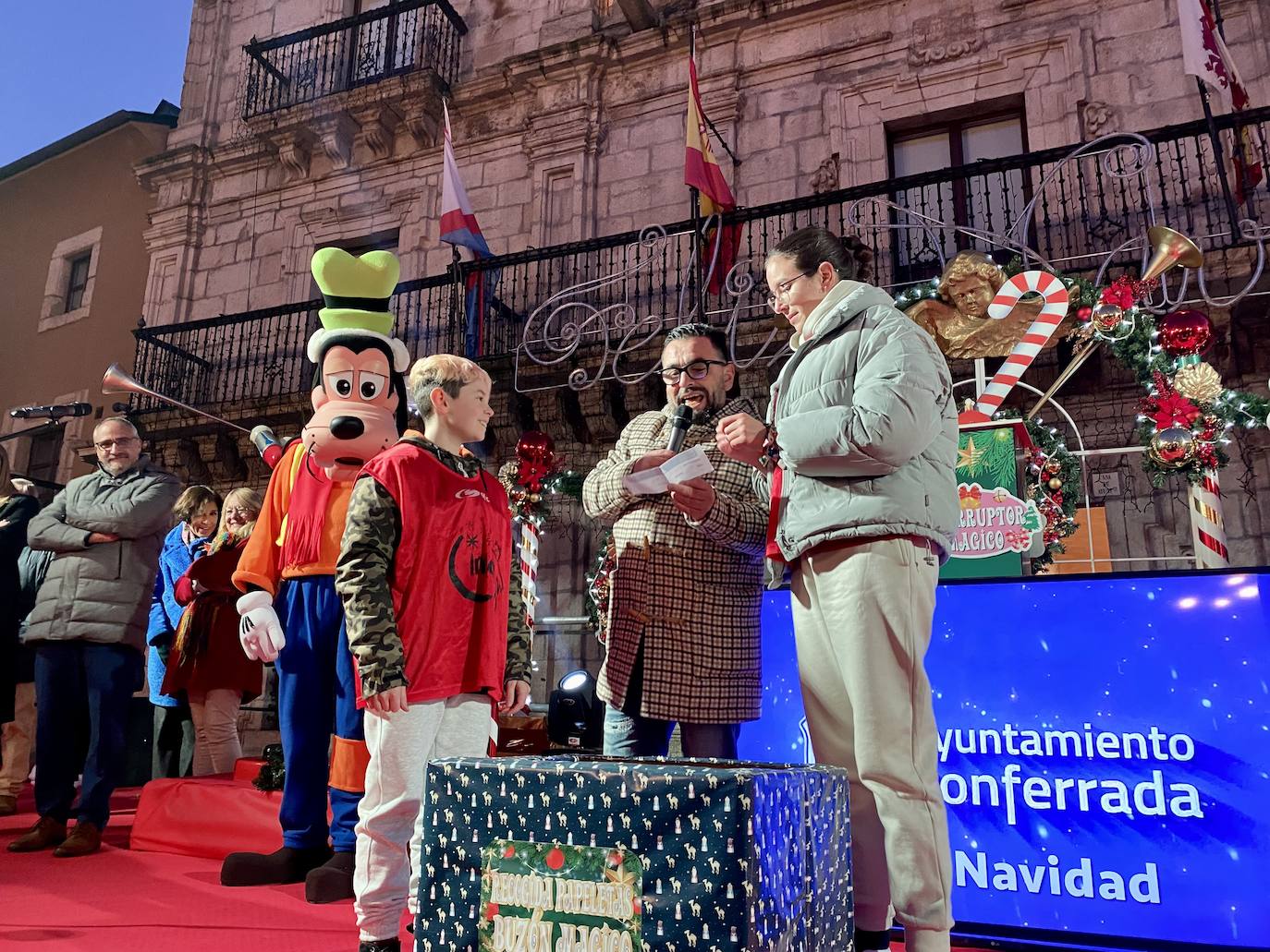 Fotos: Encendido de las luces de Navidad en Ponferrada