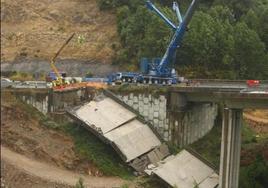 Imagen de uno de los vanos que colapsó en el viaducto del Castro, en la A-6.