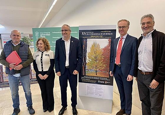 Imagen de la inauguración del XIV Encuentro del Día Internacional de los Bosques en Ponferrada.