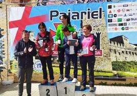 Podio femenino de la carrera.