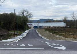 Nuevo acceso en el polígono de La Pradela en Carracedelo.