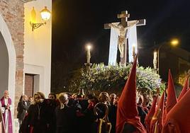 Imagen del Santo Cristo del Camino en la procesión que lleva el mismo nombre.
