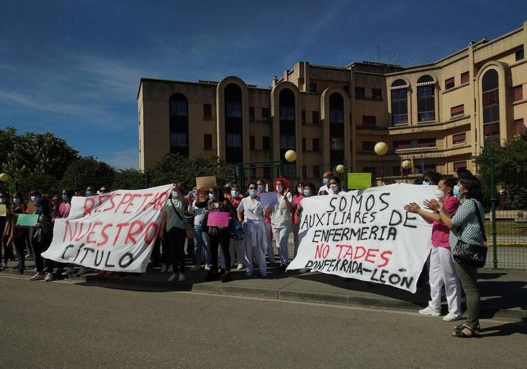 Protesta de los auxiliares de enfermería en Ponferrada