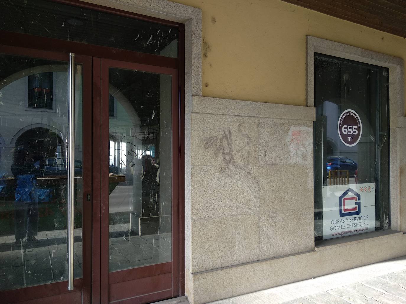 La Junta acondicona el local de la nueva oficina del Ecyl en Ponferrada