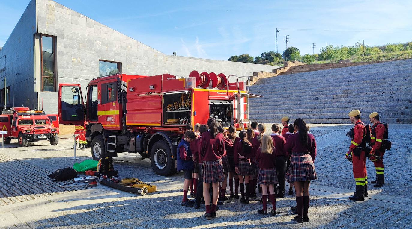 Escolares aprenden a prevenir incendios en el Campus de Ponferrada