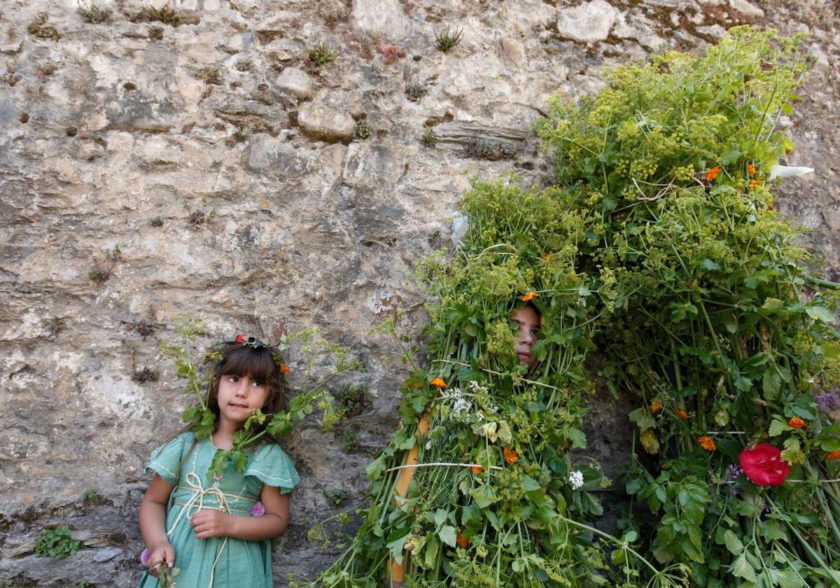 Villafranca del Bierzo da la bienvenida a la primavera con la Festa do Maio