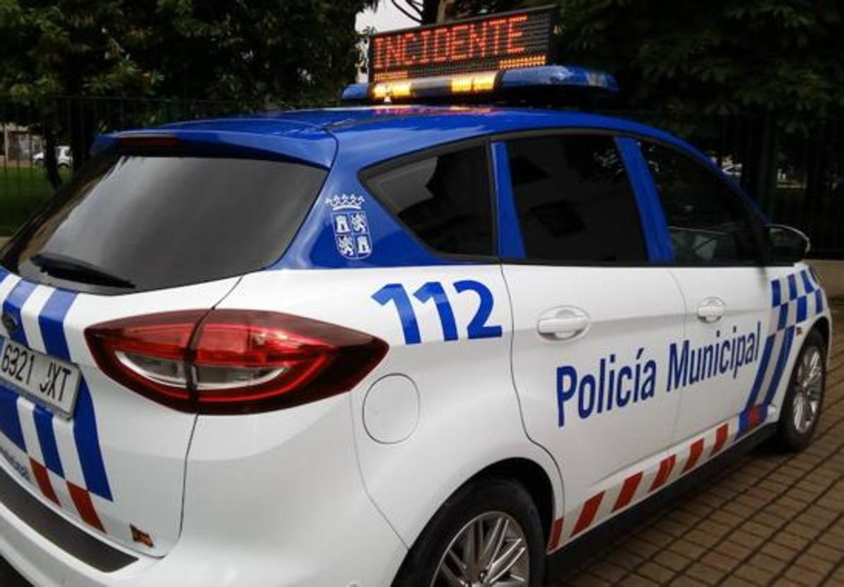 Dos detenidos en Ponferrada tras amenazar con un cuchillo y agredir a un joven para robarle el móvil