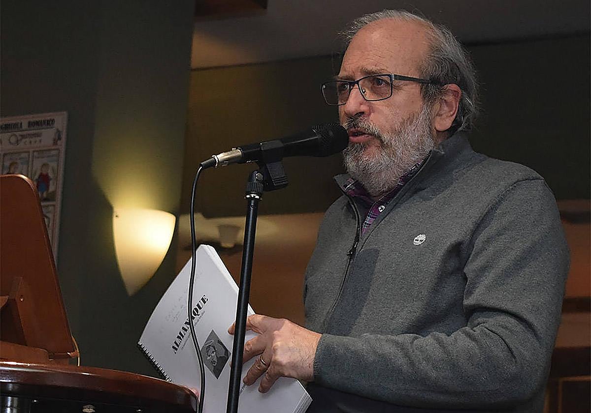 Antonio Toribios presenta en Ponferrada su libro 'El envés de los días. Hojas de almanaque'.