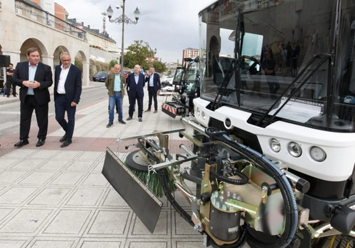 Imagen de una de los últimos vehículos adquiridos para la limpieza viaria en Ponferrada.