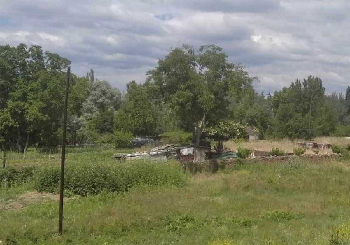 Línea eléctrica afectada por el robo de cobre en el barrio de los Judíos de Ponferrada.