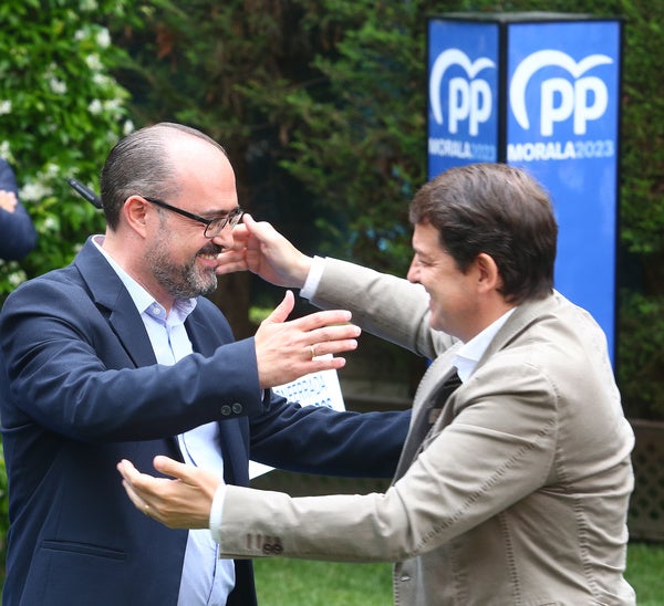 El presidente del PPCyL clausura un mitin en Ponferrada