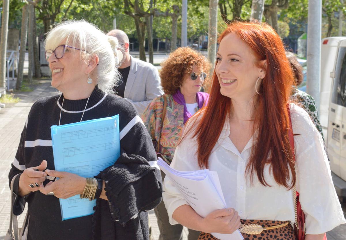 La candidata de Podemos-Alianza Verde a la Alcaldía de Ponferrada (D), Lorena González.