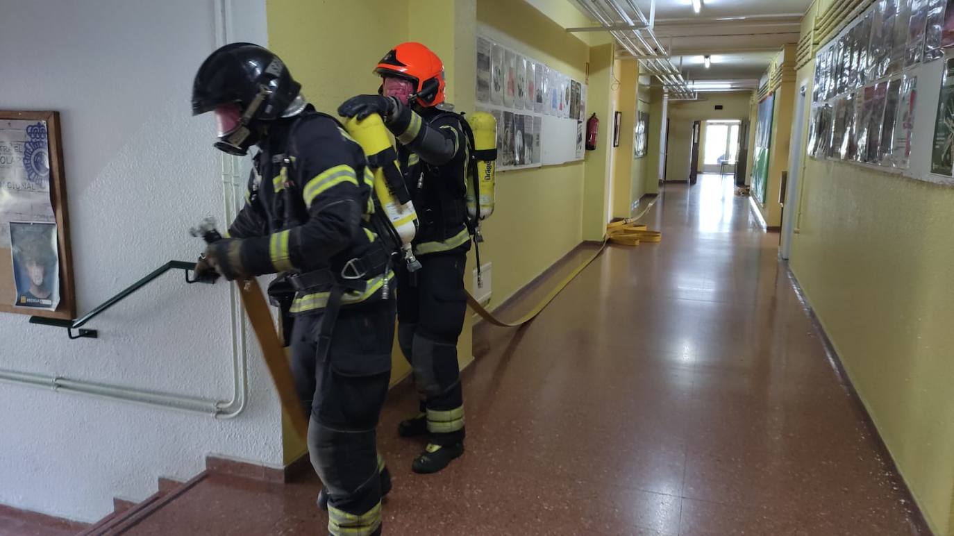 Bomberos de Ponferrada durante el curso.