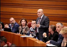 El procurador socialista Javier Campos en un pleno de las Cortes.