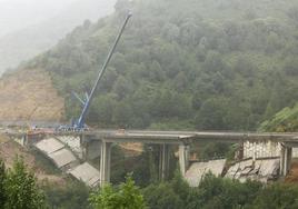 Obras para la futura reconstrucción del viaducto del Castro, en la comarca del Bierzo.