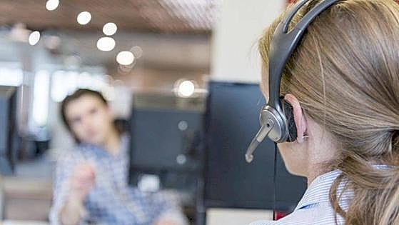 Los trabajadores del call center de Huaris en Bembibre respaldan el descuelgue del convenio estatal