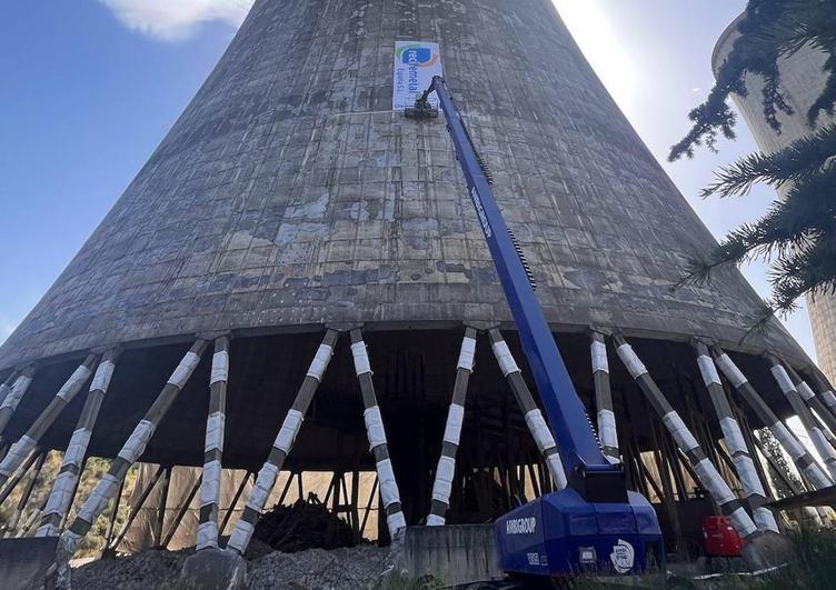 Cubillos publica el bando que oficializa la demolición de las torres de Compostilla II