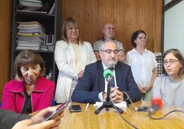 Los concejales del PSOE de Ponferrada, durante el balance de los 100 días de gobierno de PP, CB y Vox.