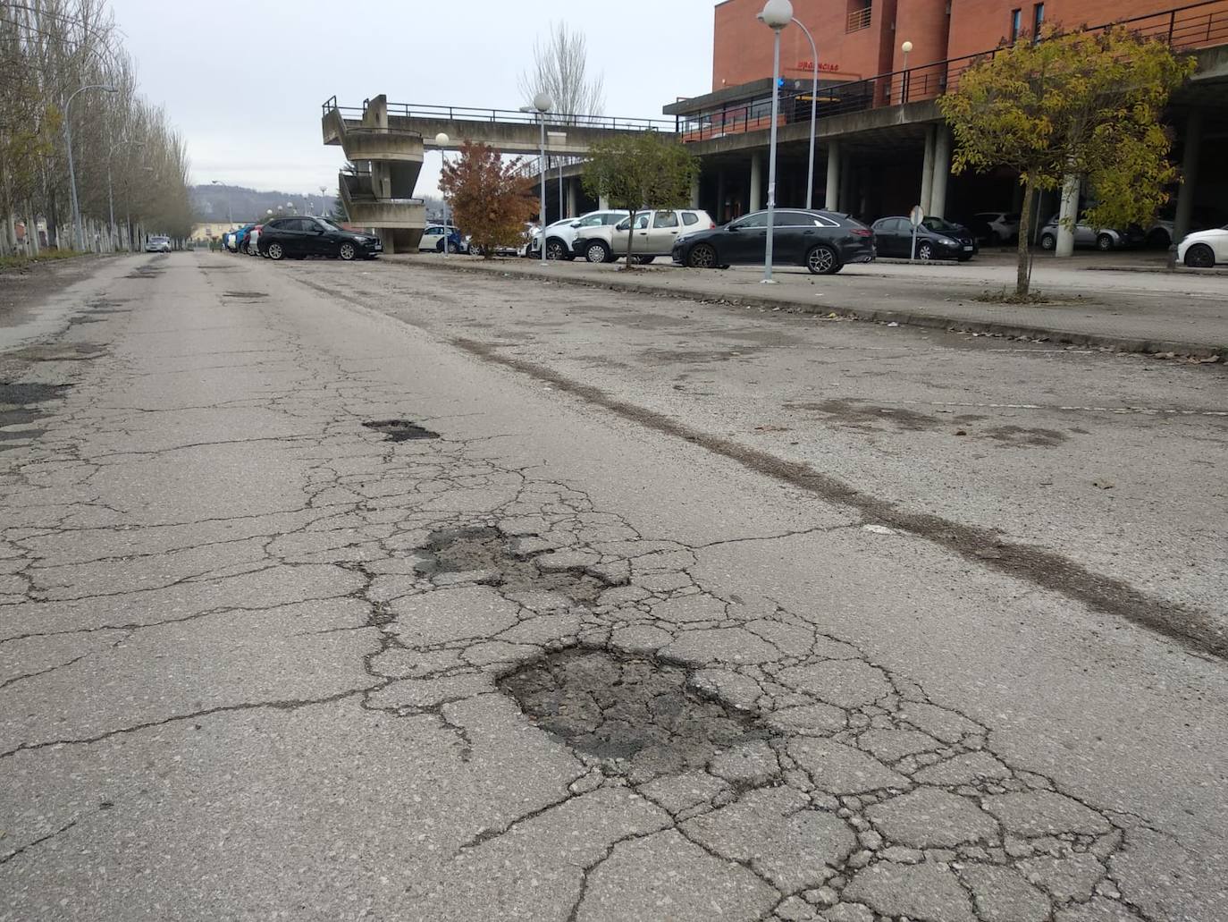 Una carrera de obstáculos para acceder al Hospital del Bierzo