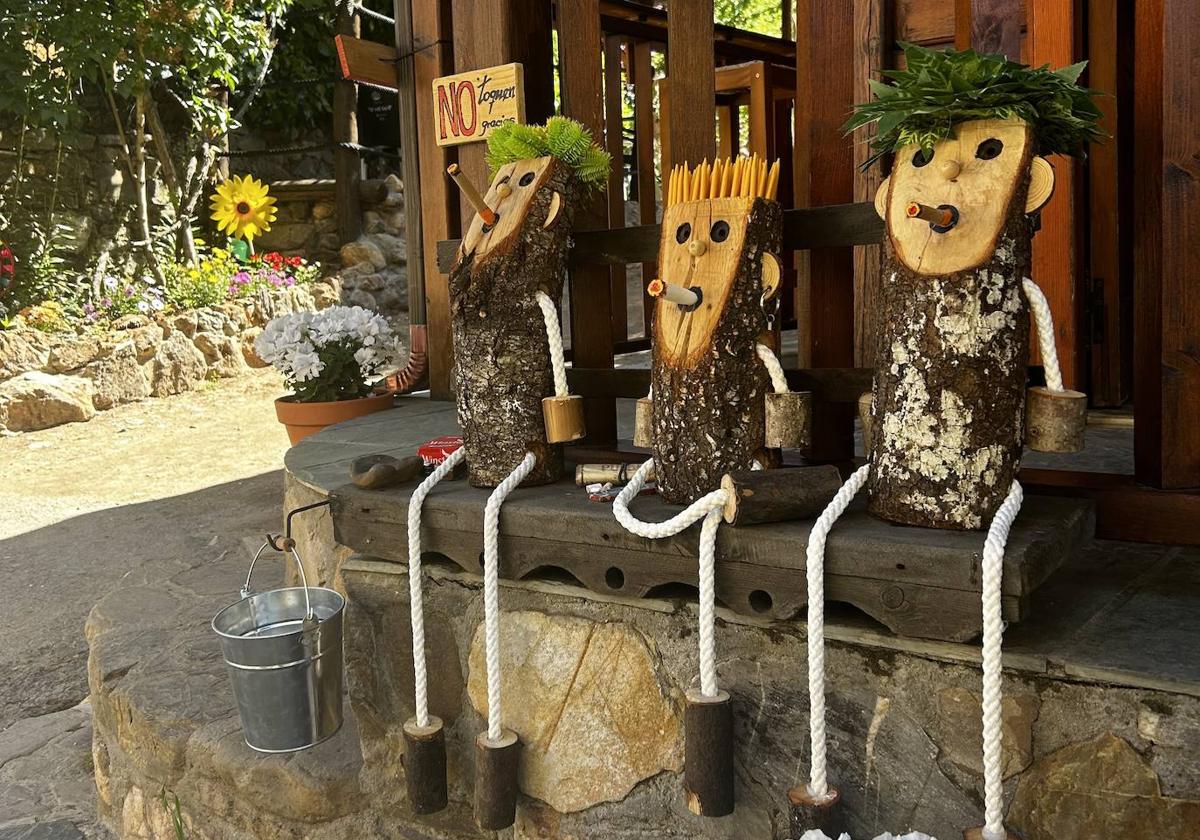 Decoración de uno de los bares del pueblo de Las Médulas.