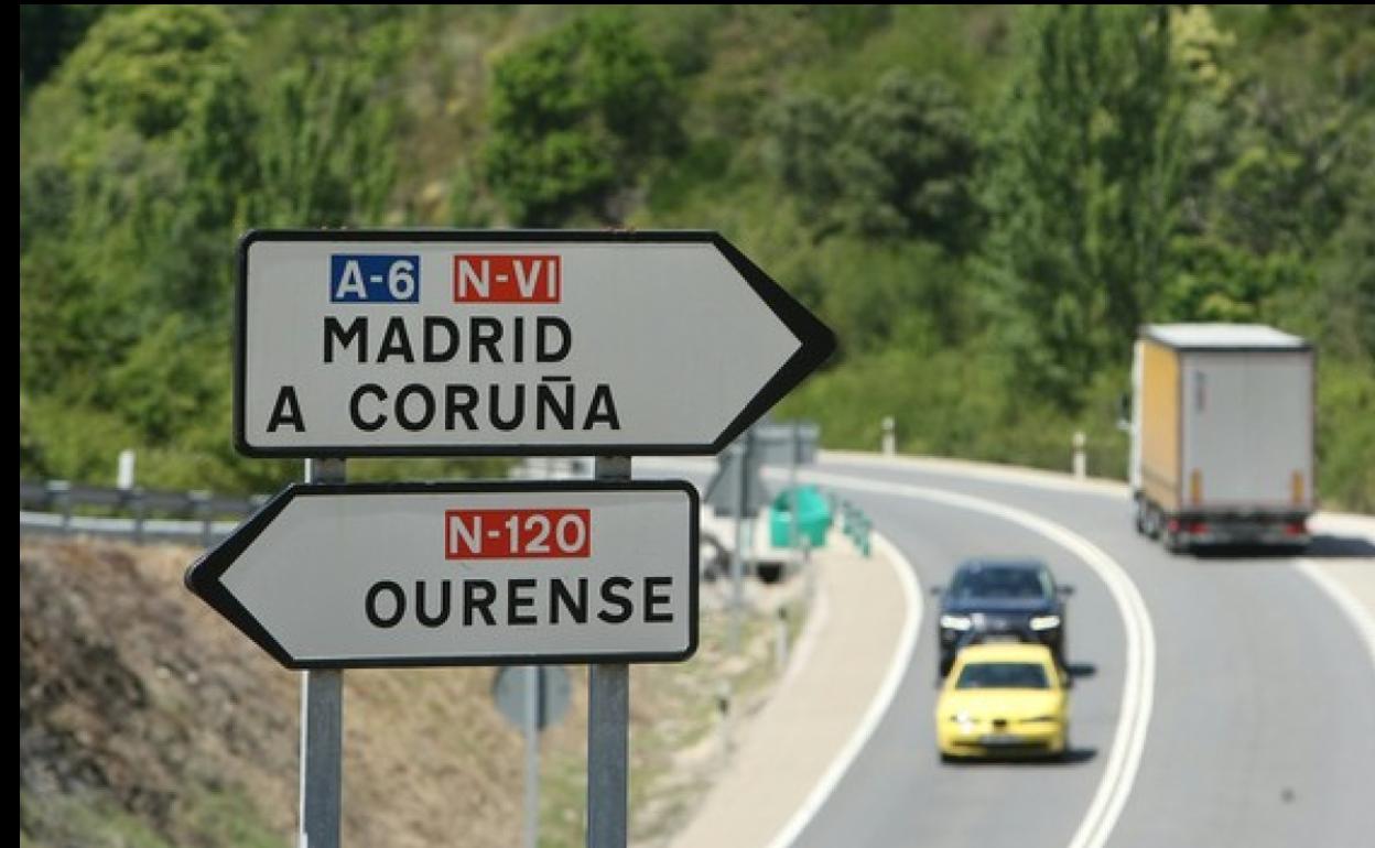 Imagen de la carretera N-120 que une la comarca del Bierzo con Orense.