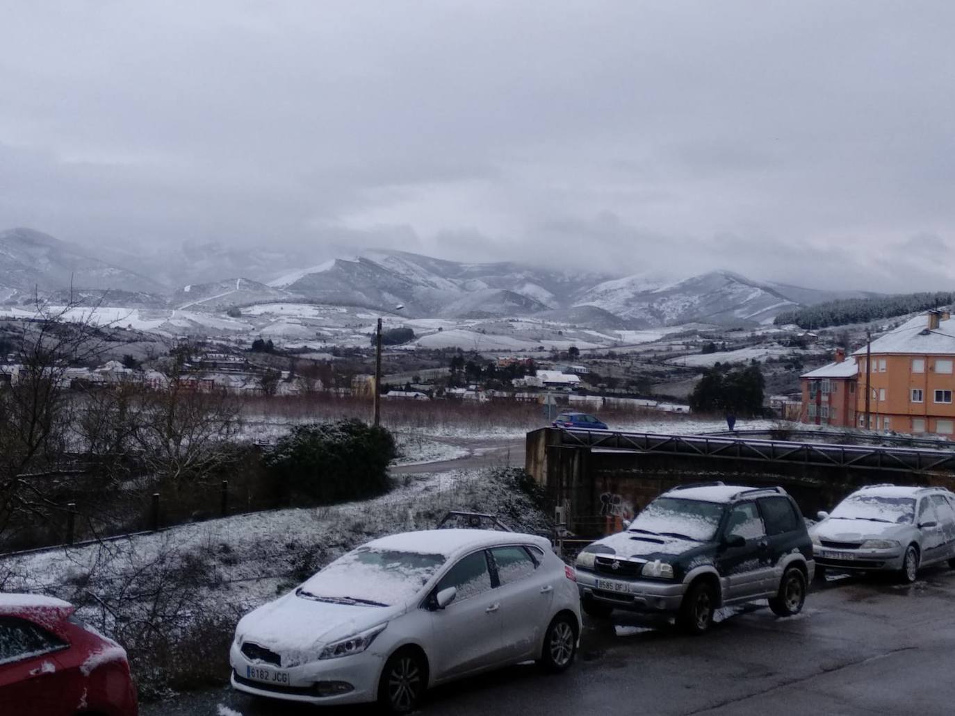 Ponferrada amanece teñida de blanco. 