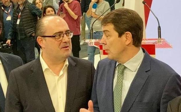 El portavoz del PP en el Ayuntamiento de Ponferrada, junto al presidente de la Junta.