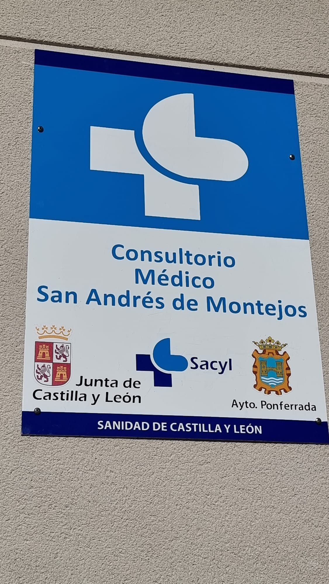 Fotos: Apertura del consultorio médico de San Andrés de Montejos