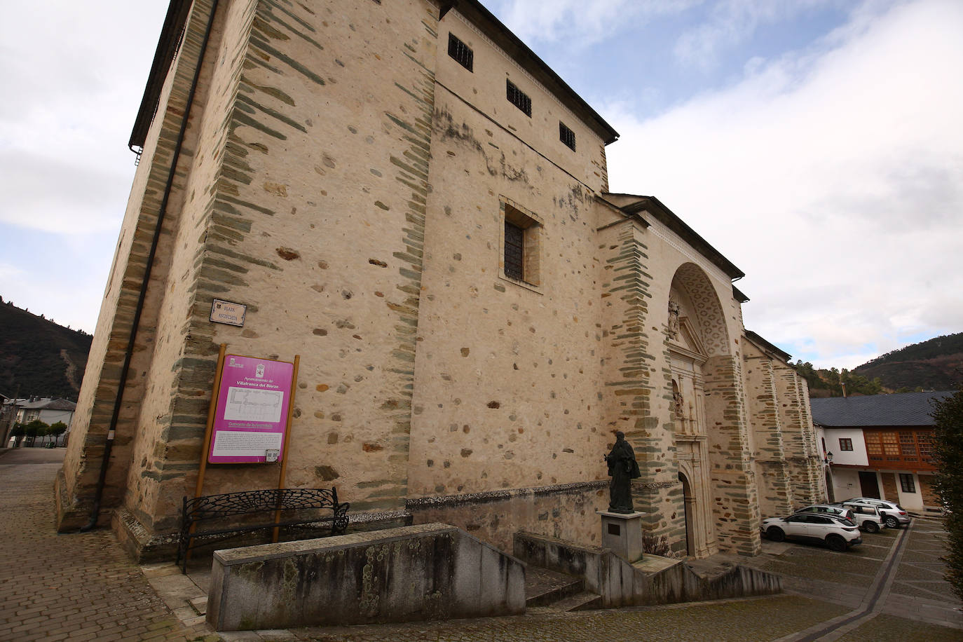 Fotos: El consejero de Cultura visita Villafranca del Bierzo