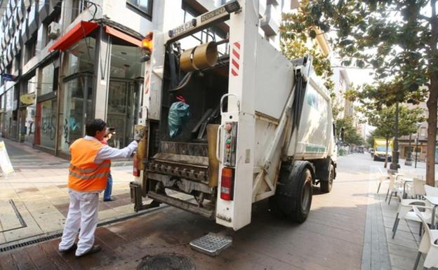 Ponferrada se ve abocada a la huelga de basura «sin acuerdo» incluso en los servicios mínimos