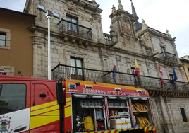 Imagen de un camión de bomberos de la flota de Ponferrada.