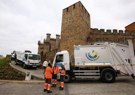 Operarios del servicio de recogida y limpieza de Ponferrada.