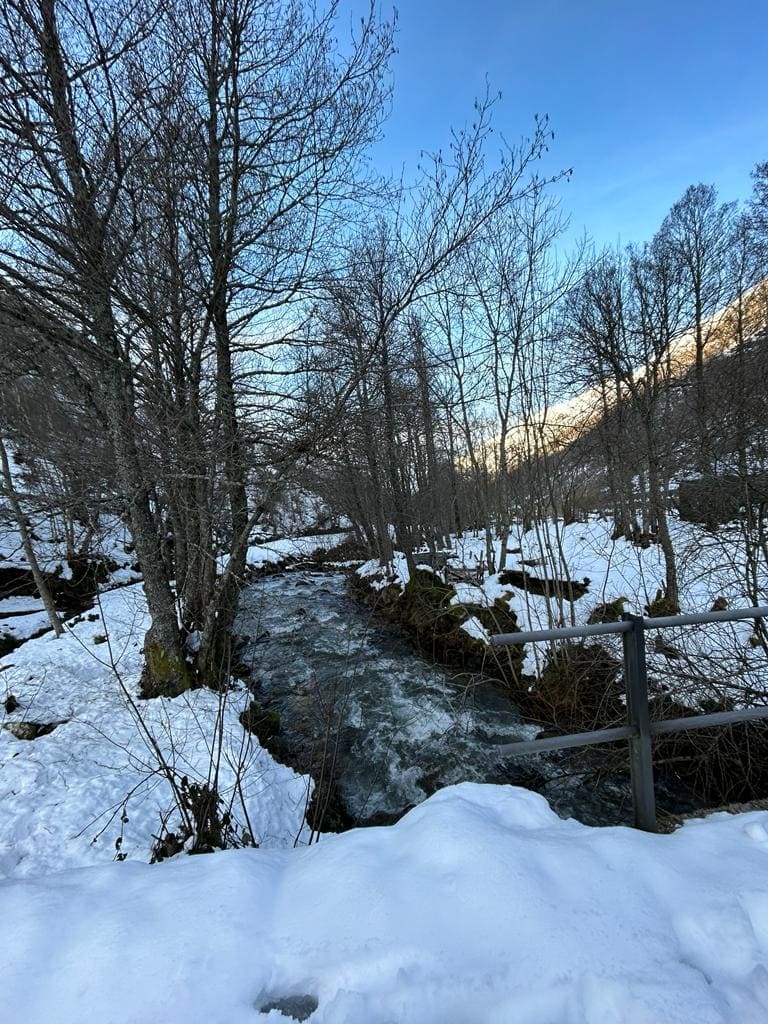 En raquetas de nieve hasta las montañas del Bierzo