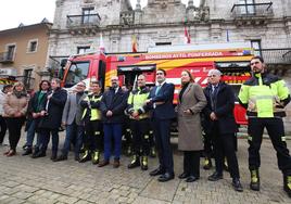 Presentación de la nueva autobomba rural para el servicio de Bomberos de Ponferrada.