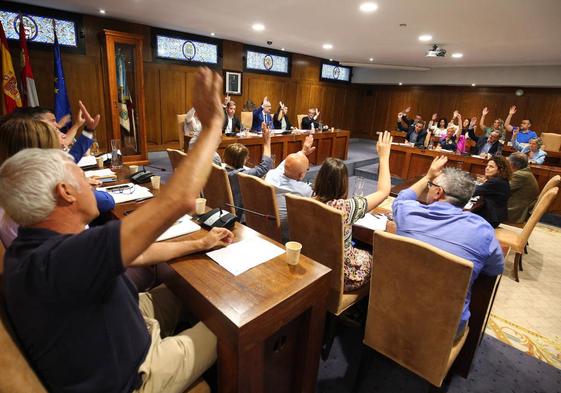 Pleno de organización del Ayuntamiento de Ponferrada.