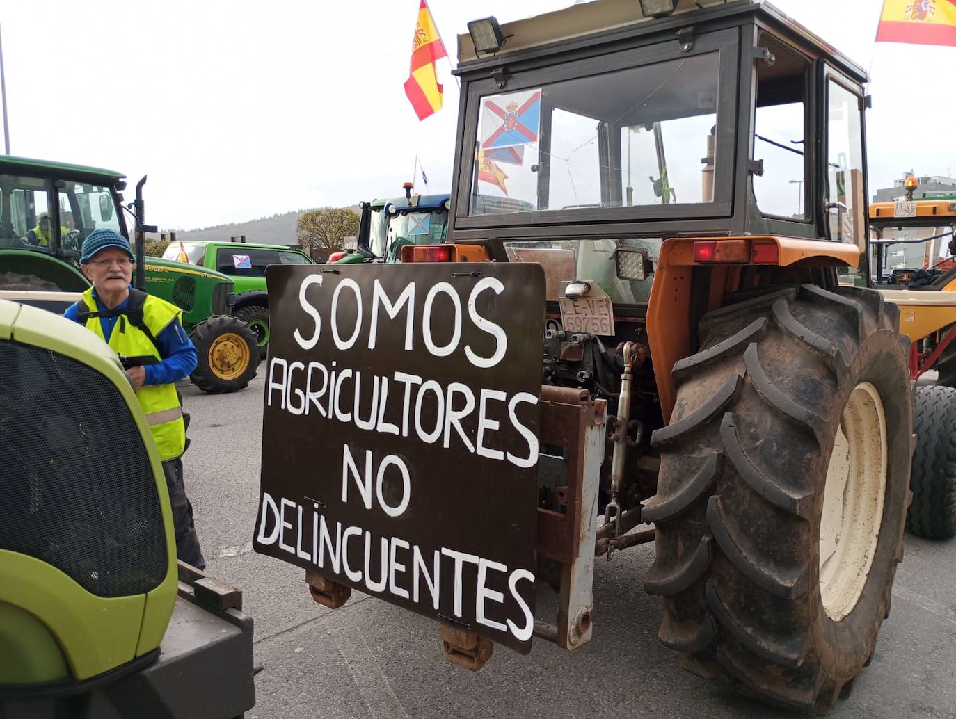 Más de 150 tractores recorrieron las calles de Ponferrada en una protesta histórica del campo berciano.